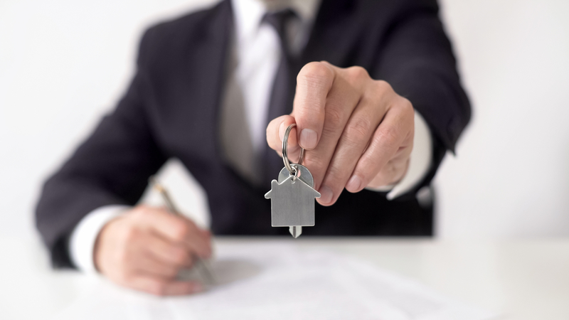 9 Reasons to Choose a Mortgage Broker Instead of Applying Directly to a  Bank - MMPI